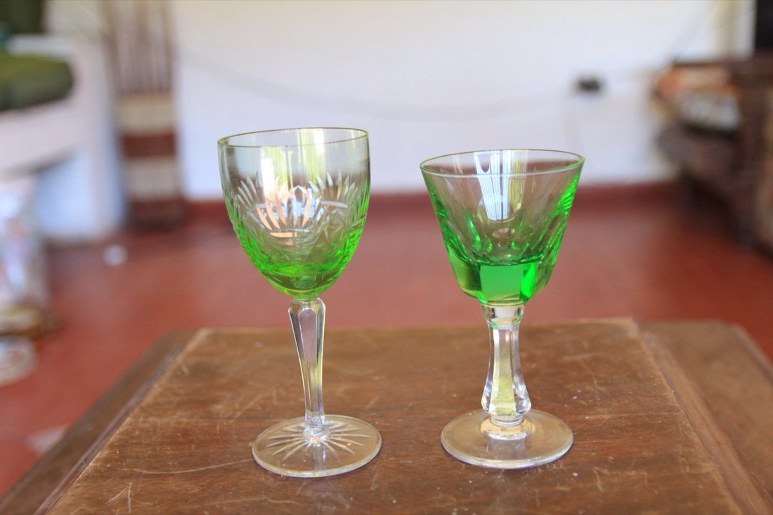 Par de copitas de licor verdes