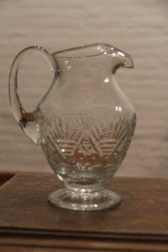 Jarrita de cristal con pie